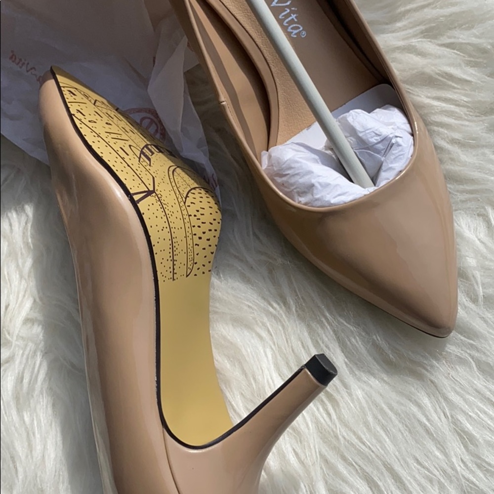 Bella Vita
Define II Pumps - Picture 7 of 7